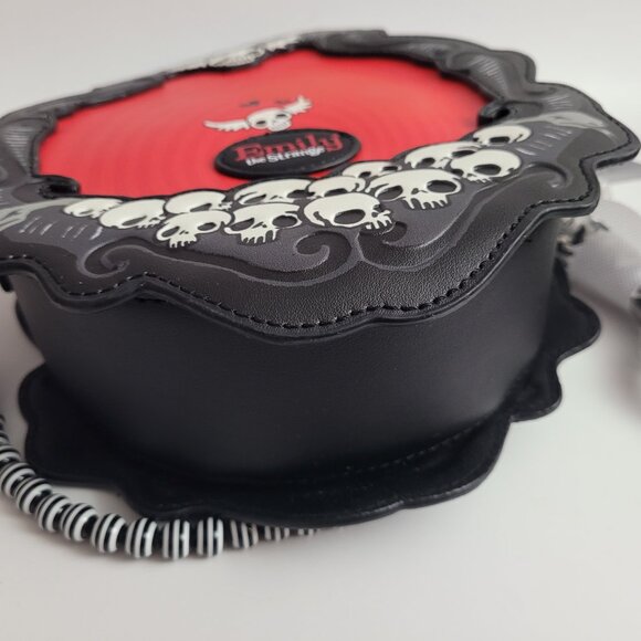 Hot Topic Emily the Strange Cameo Crossbody Black Cat Bag Gothic - Picture 5 of 10